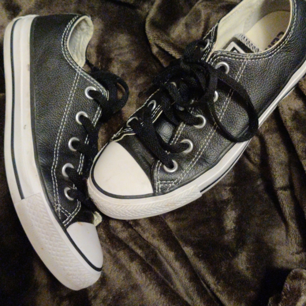 Converse - Picture 2 of 3